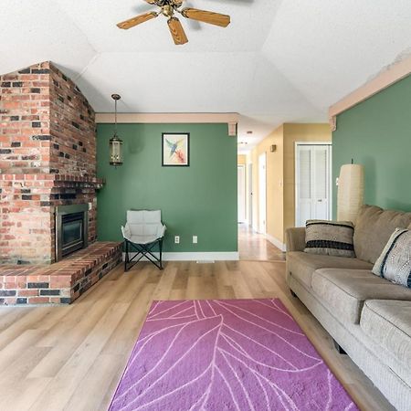 Cozy Retreat On Sandpiper Court - Room A Richmond Extérieur photo
